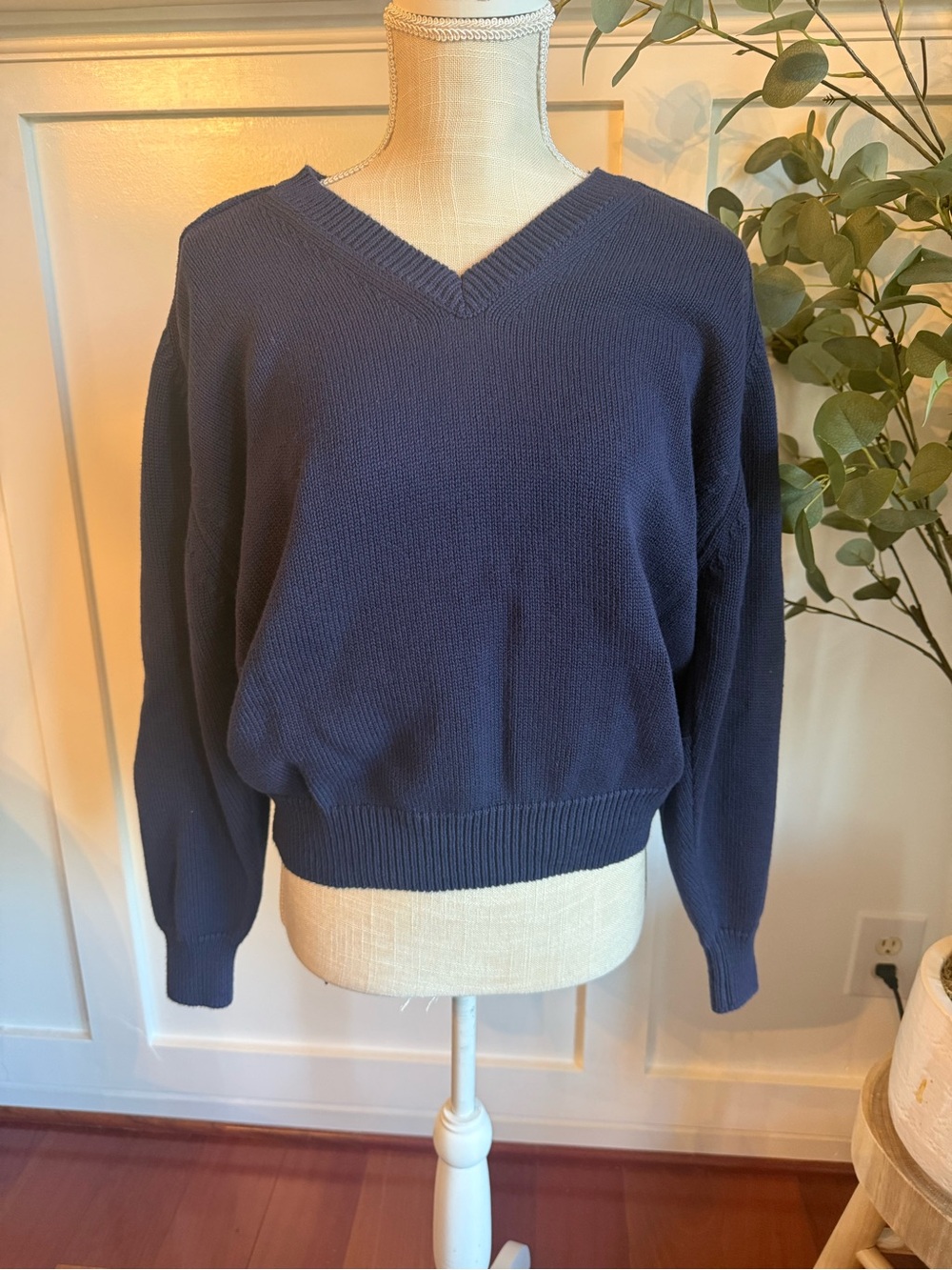Lands' End Women's Navy V-Neck Sweater Large